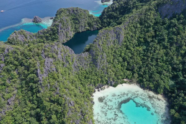 Flygvy över Coron Island i Palawan, Filippinerna — Stockfoto