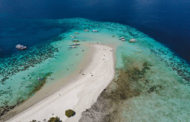 Coron, Palawan, Filipinler 'deki Ditaytayan adasının hava manzarası