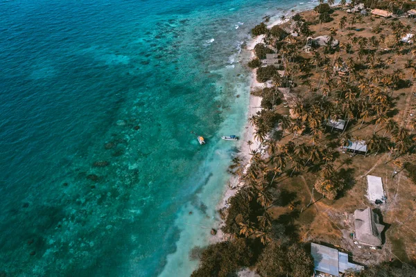 Tintinpan e isla Mucura en las Islas San Bernardo, en la Costa Caribe Colombiana — Foto de Stock