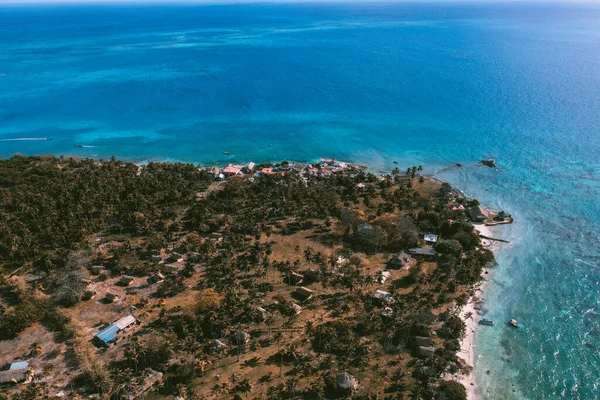Tintinpan i isla Mucura na Wyspach San Bernardo, na wybrzeżu Kolumbii — Zdjęcie stockowe