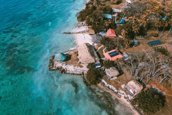 Tintinpan e isla Mucura en las Islas San Bernardo, en la Costa Caribe Colombiana — Foto de Stock