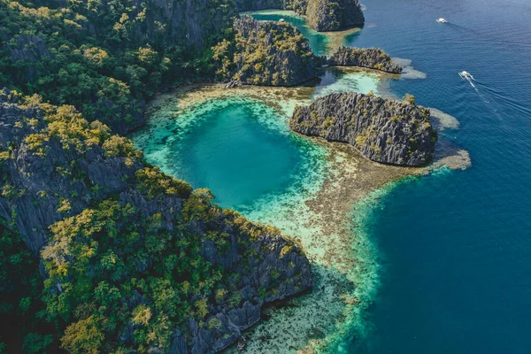 Luftaufnahme der Twin Lagoon in Coron Island, Palawan, Philippinen — Stockfoto