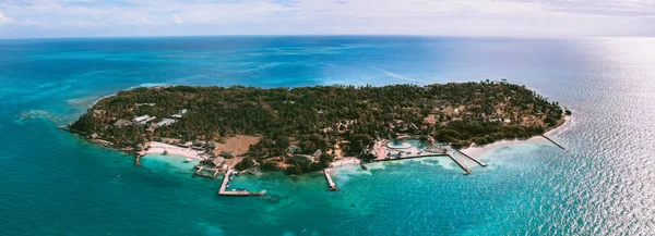 Tintinpan und isla Mucura auf den San Bernardo Inseln an der kolumbianischen Karibikküste — Stockfoto