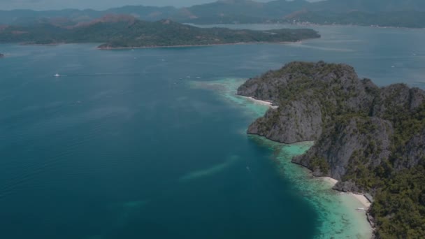 Вид с воздуха на остров Корон в Палаване, Филиппины — стоковое видео