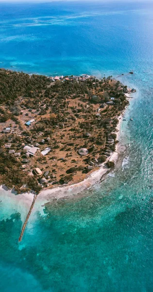 Tintinpan e isla Mucura en las Islas San Bernardo, en la Costa Caribe Colombiana —  Fotos de Stock