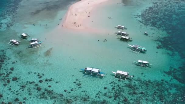 Vista aérea de la isla de Ditaytayan en Coron, Palawan, Filipinas — Vídeos de Stock