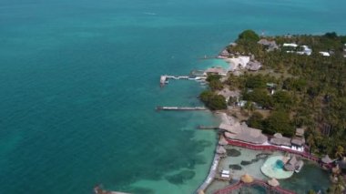 Tintinpan ve Isla Mucura, San Bernardo Adaları, Kolombiya Karayip Sahili
