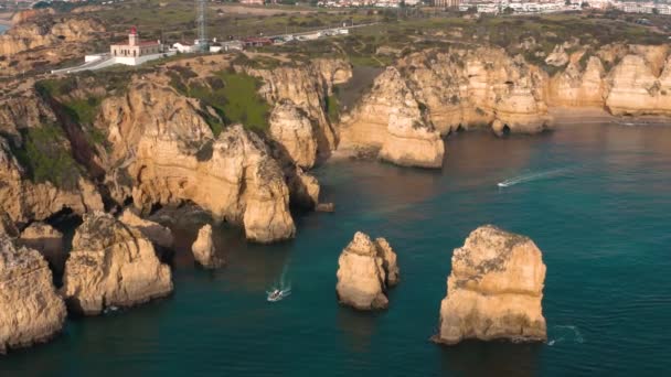 Вид с воздуха на Понта-да-Пьедаде в Алгарве, Португалия — стоковое видео