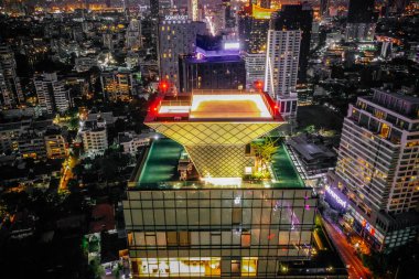 Bangkok Havacılık, Tayland 'ın Sukhumvit ve Thonglor bölgesinin üstünde.