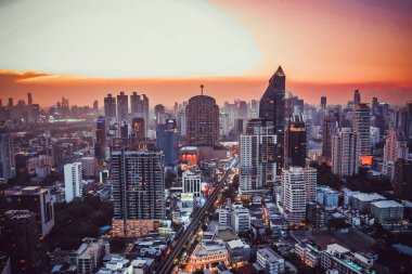 Bangkok Havacılık, Tayland 'ın Sukhumvit ve Thonglor bölgesinin üstünde.