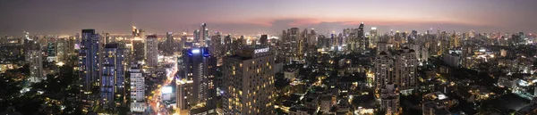 Bangkok Vista aérea, sobre Sukhumvit y el distrito de Thonglor en Tailandia — Foto de Stock