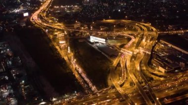 Bangkok Havacılık, Tayland 'ın Ekkamai ilçesinin üstünde.