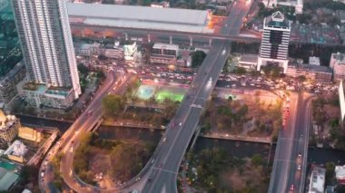 Bangkok Havacılık, Tayland 'ın Ekkamai ilçesinin üstünde.