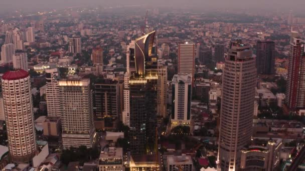 Bangkok Luftaufnahme, über Sukhumvit und Thonglor Distrikt in Thailand — Stockvideo
