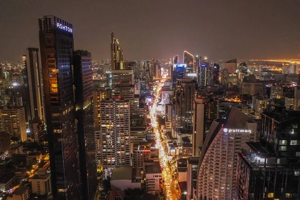 Vista aérea de la intersección de Asoke y la estación de tren del cielo en Bangkok Tailandia —  Fotos de Stock