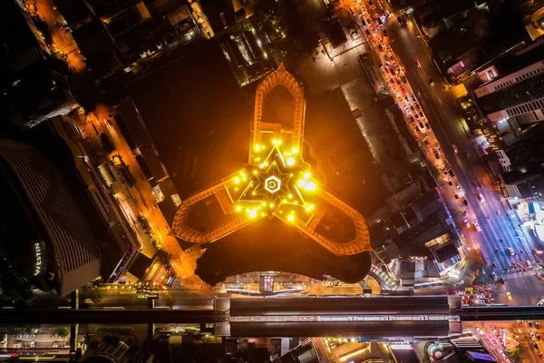 泰国曼谷Asoke交叉口和天空火车站的空中景观 — 图库照片