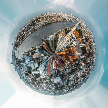 Bangkok Tayland 'daki Wat Arun tapınağının karantina sırasındaki hava görüntüsü.