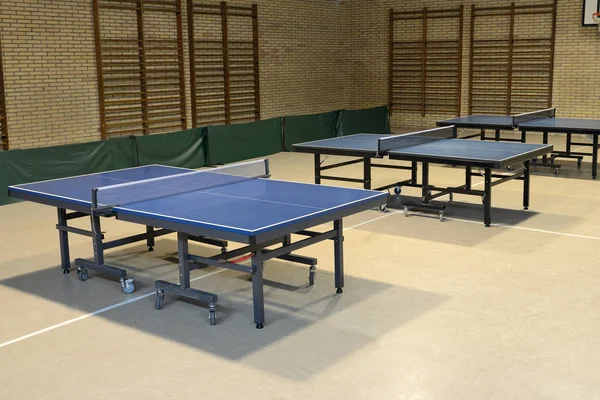 Tavolo con rete per ping pong — Foto Stock