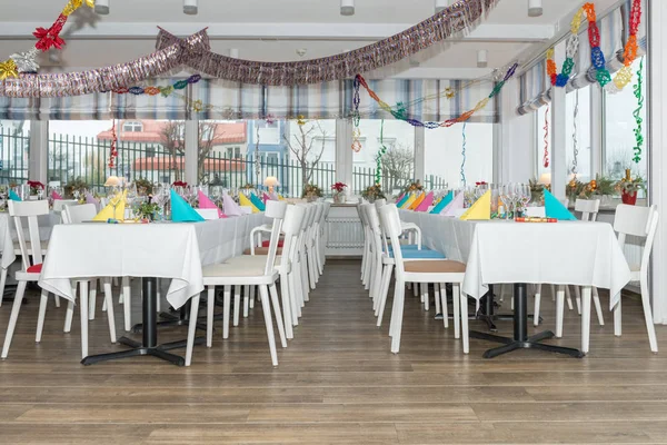 Sala de banquetes de mesa festiva — Foto de Stock