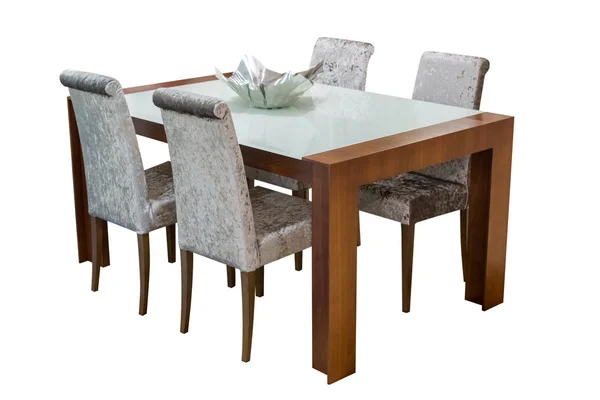 Ξύλινο τραπέζι και καρέκλες που απομονώνονται σε λευκό φόντο — Φωτογραφία Αρχείου