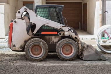yol üzerinde Boru döşeme çalışmaları