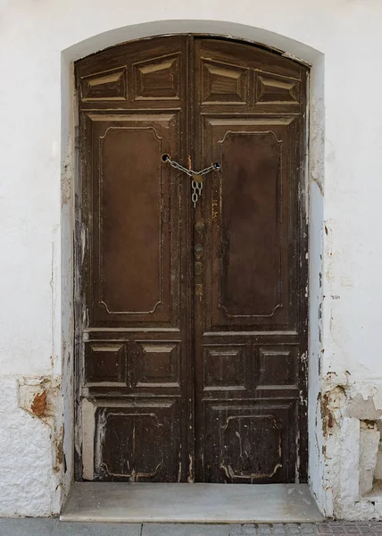 Pohled na staré dřevěné dveře — Stock fotografie