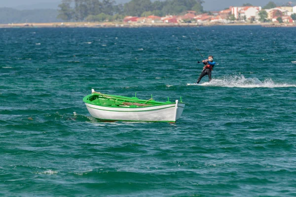 Kite surf nell'oceano — Foto Stock