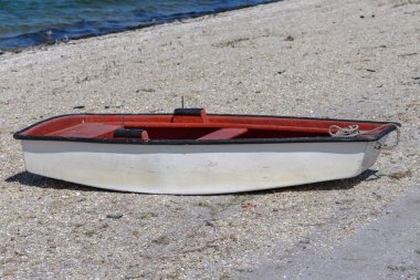 Demirleyen ahşap balıkçı teknesi