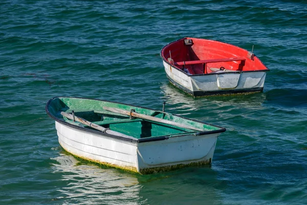 Holzfischerboot festgemacht — Stockfoto