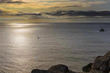 Okyanusun üzerinde gün batımı