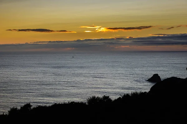 Okyanusun üzerinde gün batımı