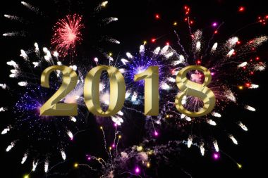 Festival havai fişek zemin üzerine altın rakamlar 2018