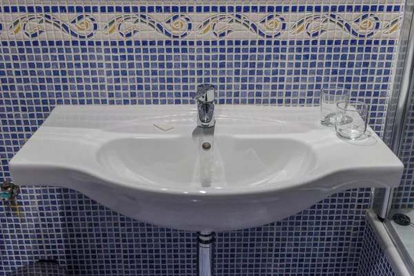 Lavabo Con Rubinetto Primo Piano — Foto Stock