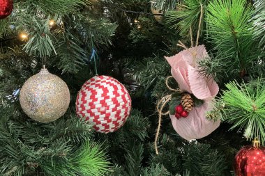 Noel süslemesi yakın planda.