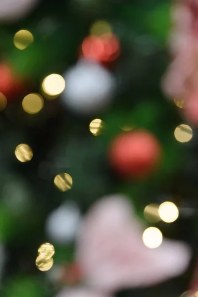 Multicolore Natale bokeh su uno sfondo scuro — Foto Stock