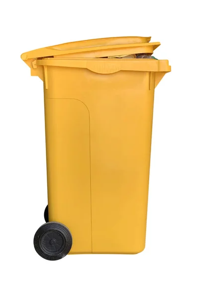 白い背景に隔離された車輪の上に黄色のプラスチック製のダンプ — ストック写真