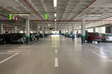 Park halindeki otoparkın manzarası