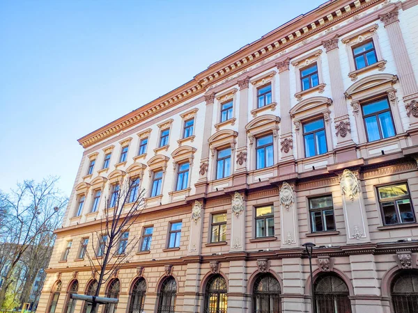 Ivano-Frankivsk, Ukrayna - 1 Aralık 2019: Mimarlık