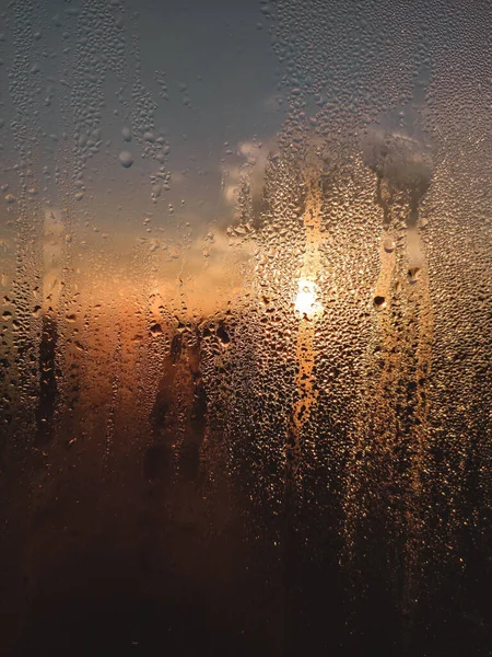 Абстрактное Фото Капли Дождя Стекле Закате Боке Размытое Солнце Небо — стоковое фото