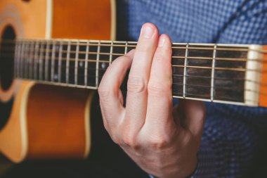 Gitar gitarist kontrolden yakın çekim