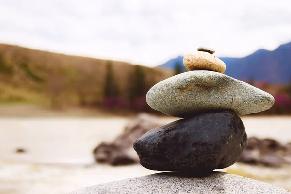 Concept of balance and harmony. rocks on the coast in the nature — Stock Photo, Image