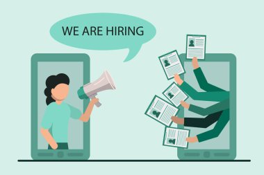 Konsept arıyoruz. Megafonlu bir kadın, telefon ekranından CV ile boş yer ve eller bildiriyor. vektör illüstrasyonu