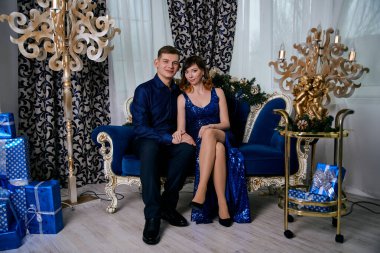 Genç, sıradan bir aile. Genç karı koca. Mutlu genç çift.