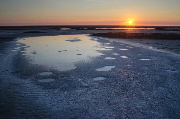 Amanecer en el lago salado — Foto de Stock