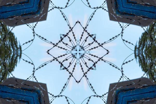 Symmetrical Netting Barbed Wire Blue Sky Photo Using Mirror Filter — Stock Photo, Image