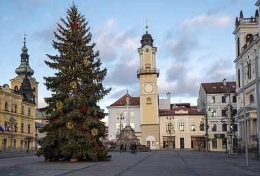 Banska Bystrica, Slovakya - 11 Ocak 2020: Slovak Ulusal Ayaklanmasının Noel Zamanı Ana Meydanı
