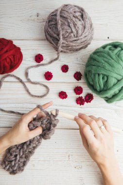 örgü kadın elleri. Üst te. Hobi hande yapılmış