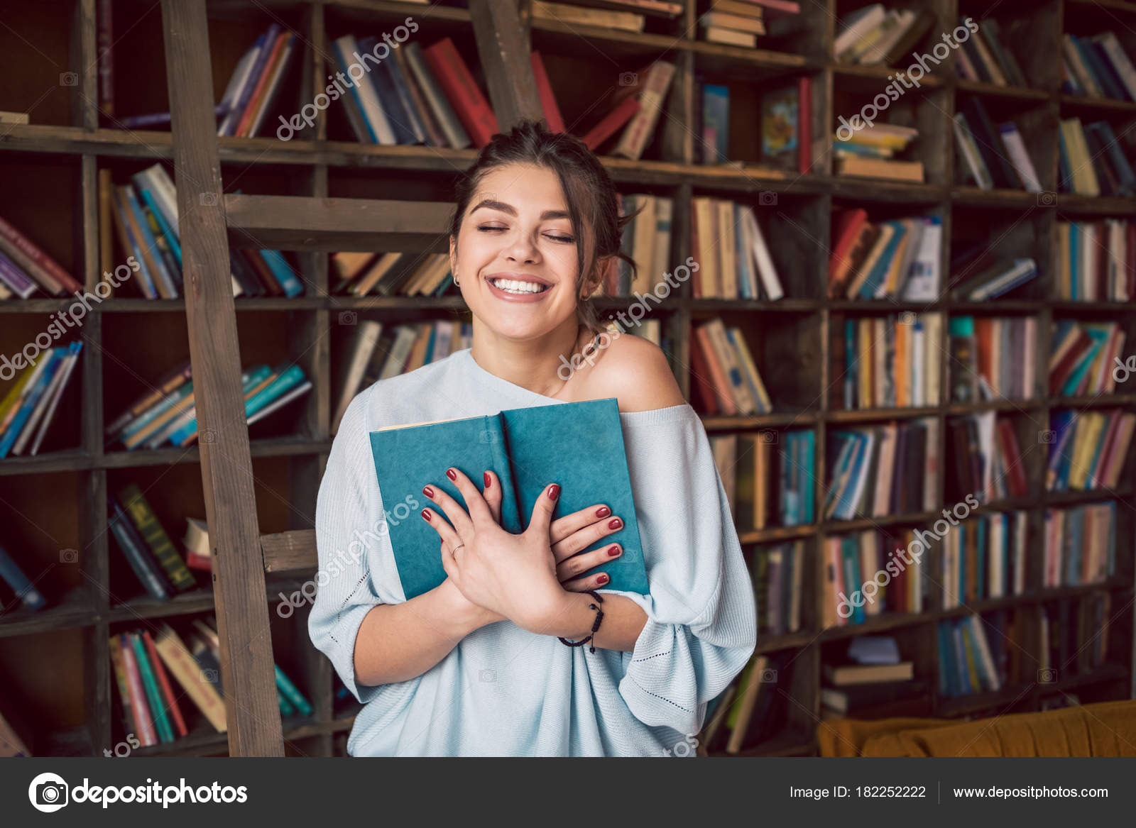 Résultat de recherche d'images pour "La mujer amante de la lectura-Imagen"