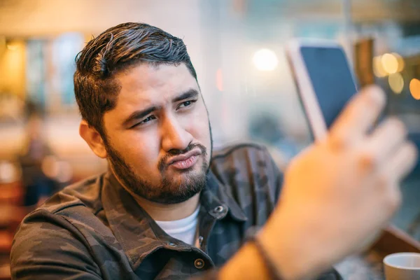 Flirtatious selfie taking man on mobile phone. Online communication dating — Stock Photo, Image