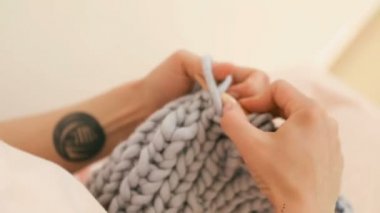 El örgü. El yapımı hobi. Video görüntüleri